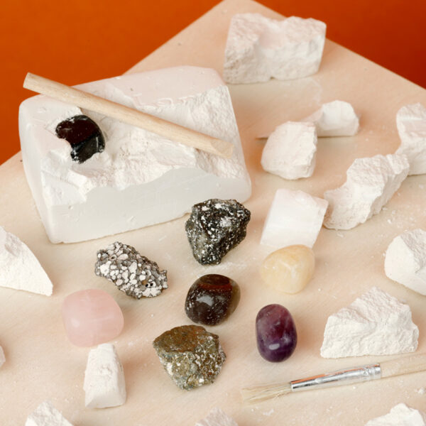 Fun Excavation Dig it Out Kit - Rocks, Minerals & Gems - Image 9